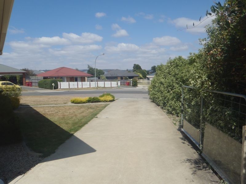 10 Comice Place, Newnham TAS 7248