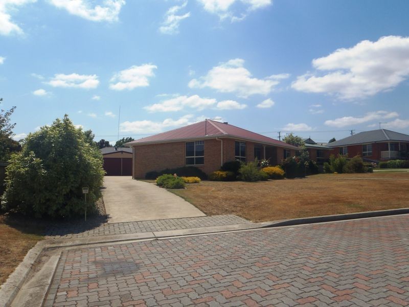 10 Comice Place, Newnham TAS 7248