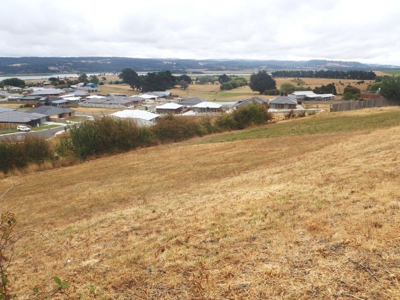 37 Roberts Crescent, Newnham TAS 7248
