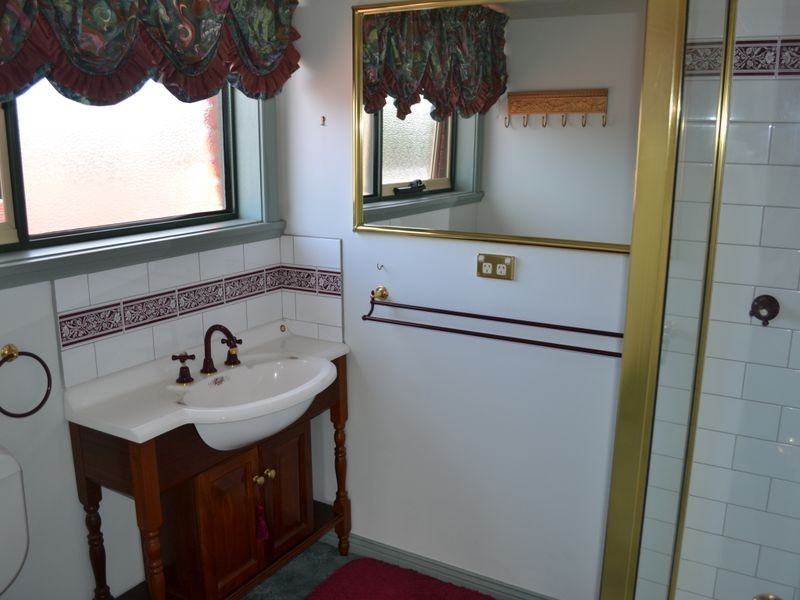 10 Camira Street, Newnham TAS 7248