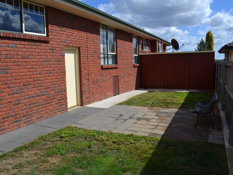 10 Camira Street, Newnham TAS 7248