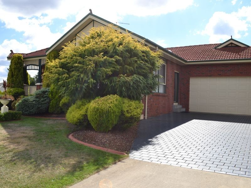 10 Camira Street, Newnham TAS 7248