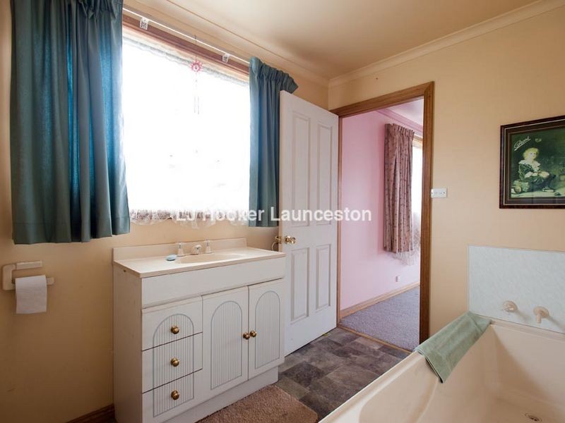 27 Ryton Street, Kings Meadows TAS 7249