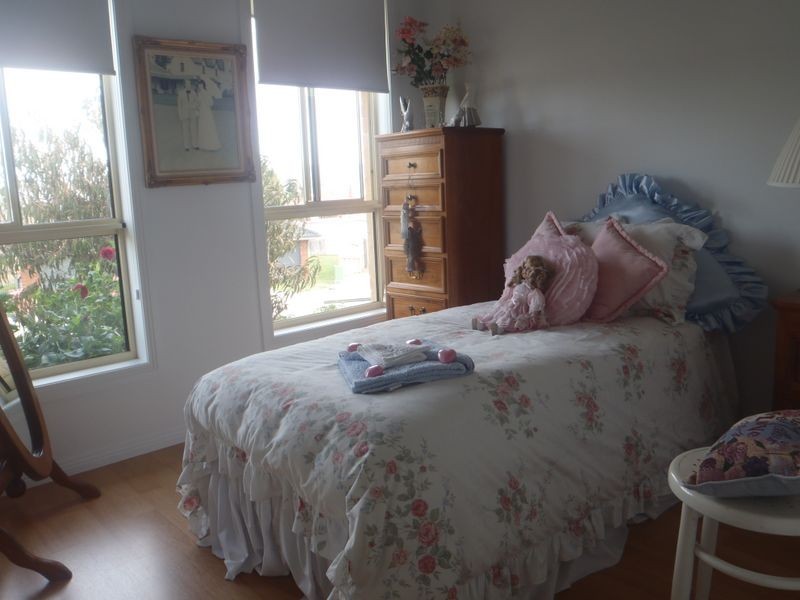 12 Dafnis Drive, Newnham TAS 7248