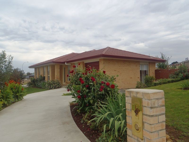 12 Dafnis Drive, Newnham TAS 7248