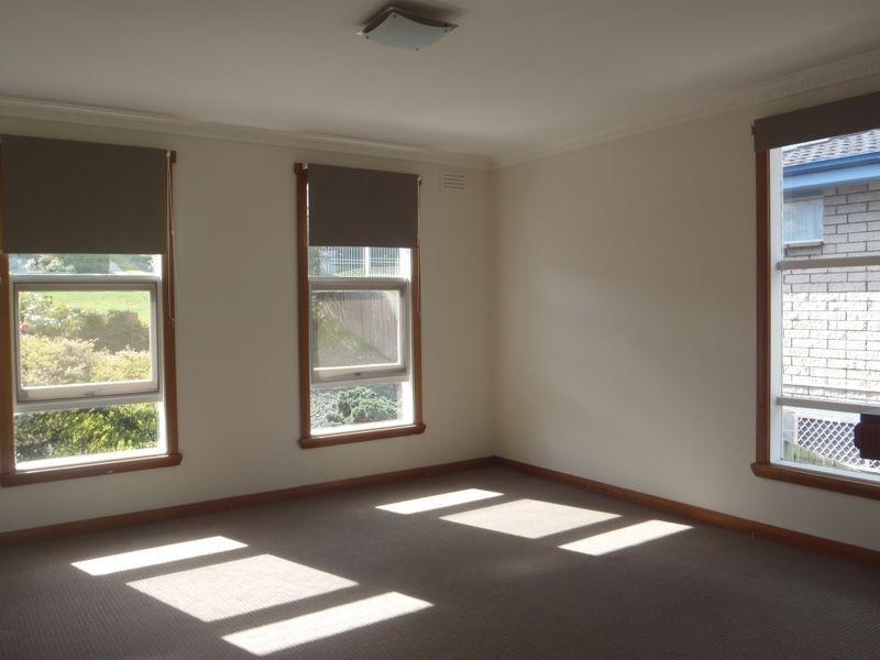 36 Crandon Crescent, Newnham TAS 7248
