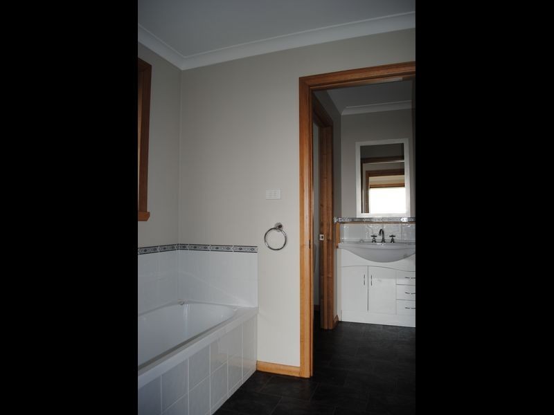 8 High Moor Court, Longford TAS 7301