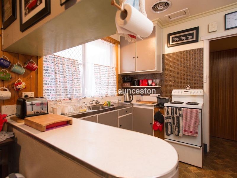 23 Cornwall Crescent, Newnham TAS 7248