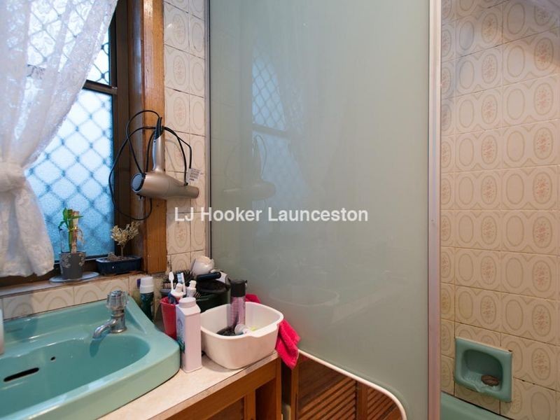 23 Cornwall Crescent, Newnham TAS 7248