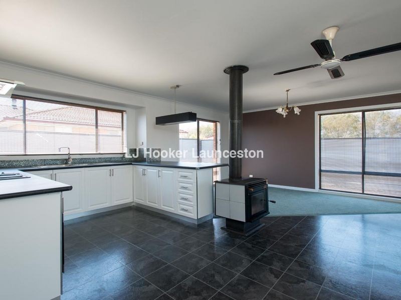 2 Glover Avenue, Blackstone Heights TAS 7250