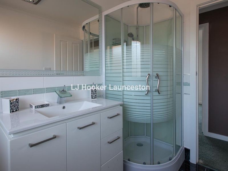 2 Glover Avenue, Blackstone Heights TAS 7250