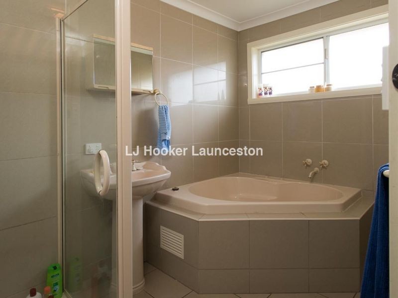 13 Bronzewing Avenue, Newnham TAS 7248