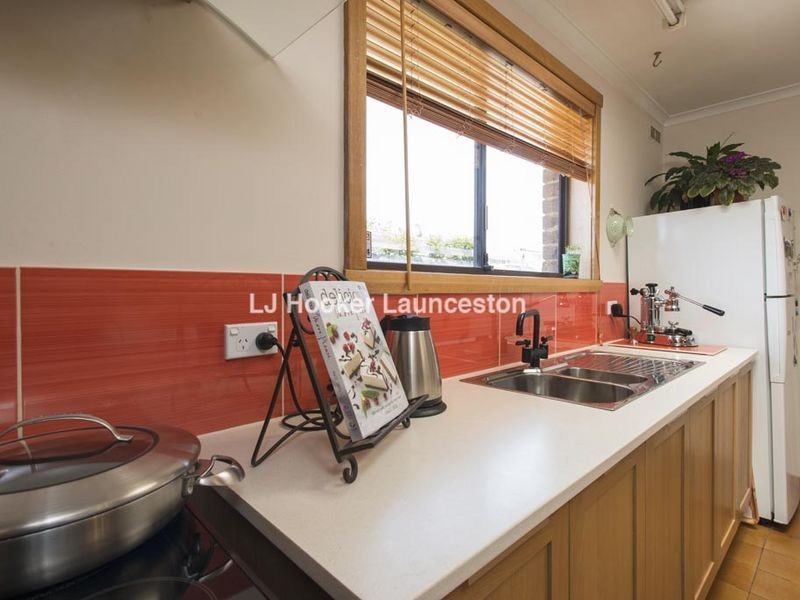 2/123 Viewbank Road, Newnham TAS 7248