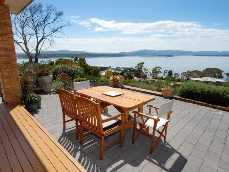 144 Oxford Street, Beauty Point TAS 7270