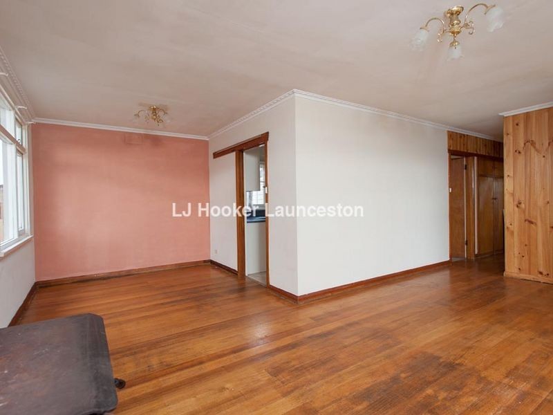 8 Cornwall Crescent, Newnham TAS 7248