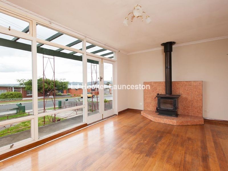 8 Cornwall Crescent, Newnham TAS 7248