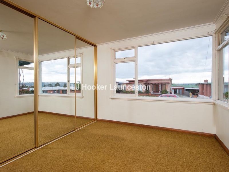 8 Cornwall Crescent, Newnham TAS 7248