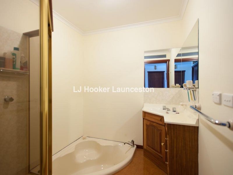 10 Sculthorpe Place, Norwood TAS 7250