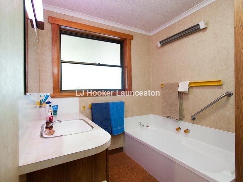 24 Redwood Crescent, Youngtown TAS 7249