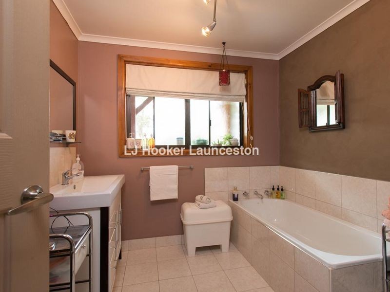 586 Greens Beach Road, York Town TAS 7270