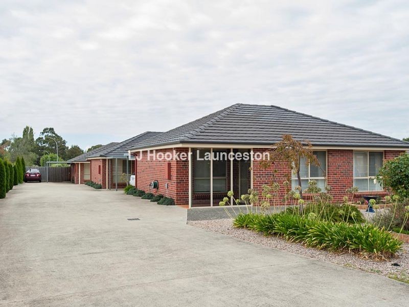 2/3 Bethune Place, Newnham TAS 7248