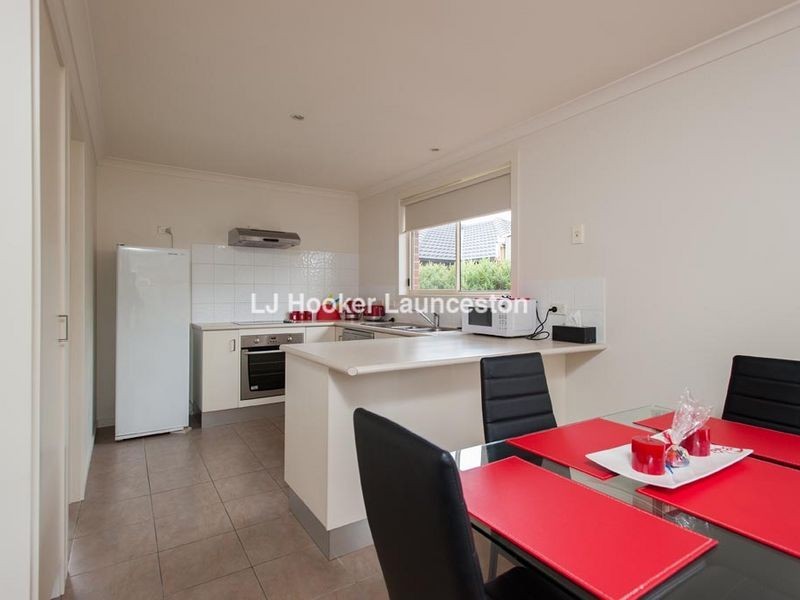 2/3 Bethune Place, Newnham TAS 7248