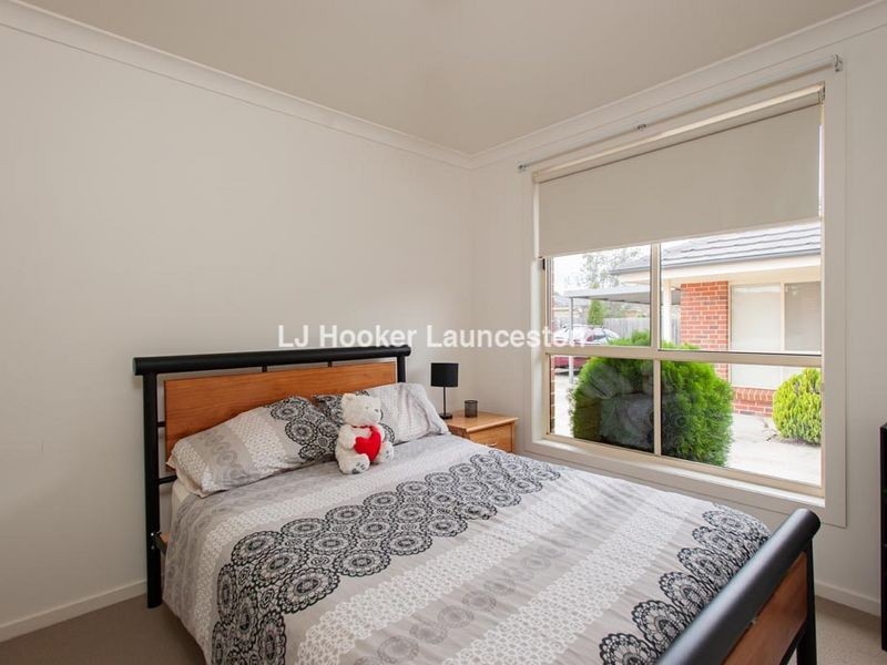 2/3 Bethune Place, Newnham TAS 7248