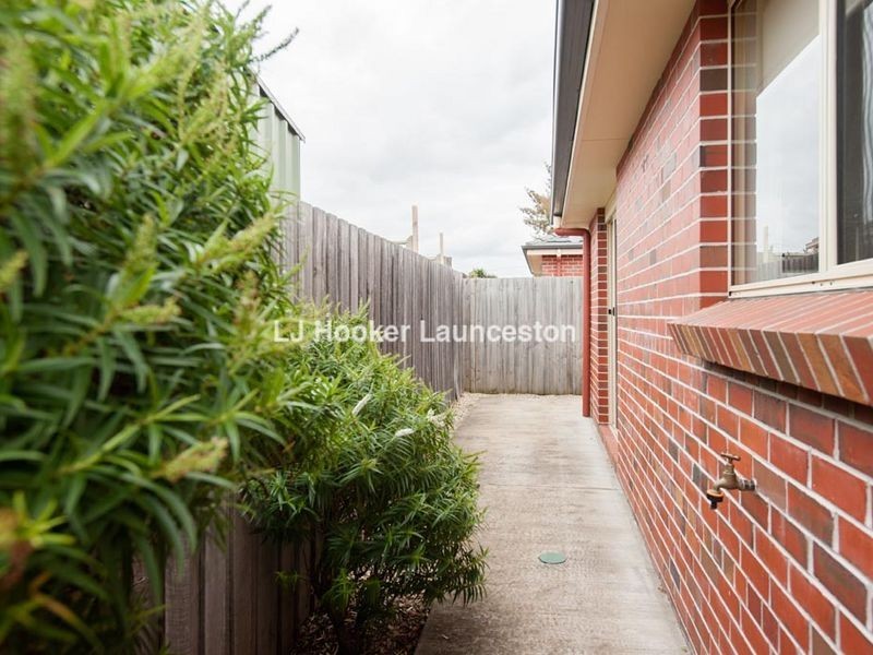 2/3 Bethune Place, Newnham TAS 7248
