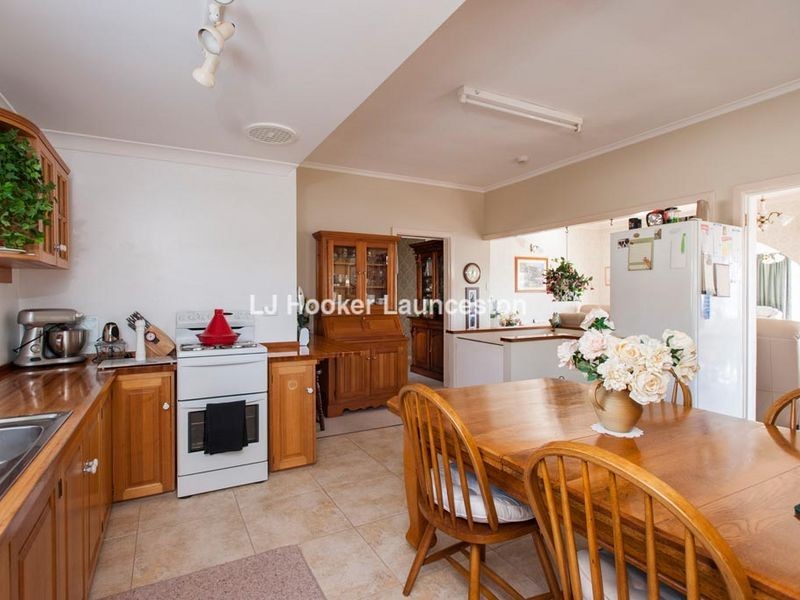 10 Fairthorne Road, Trevallyn TAS 7250