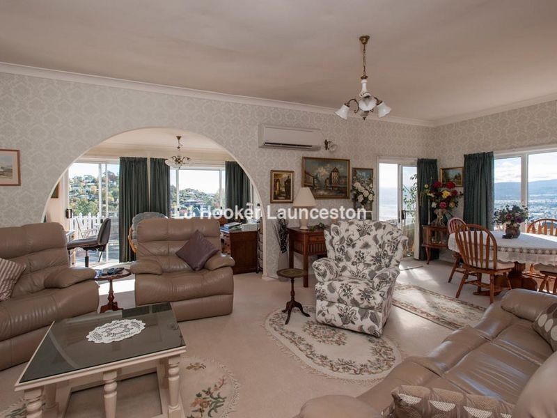 10 Fairthorne Road, Trevallyn TAS 7250
