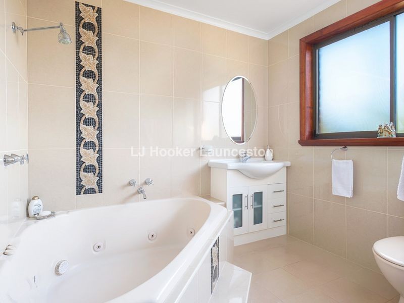 12 New World Avenue, Trevallyn TAS 7250