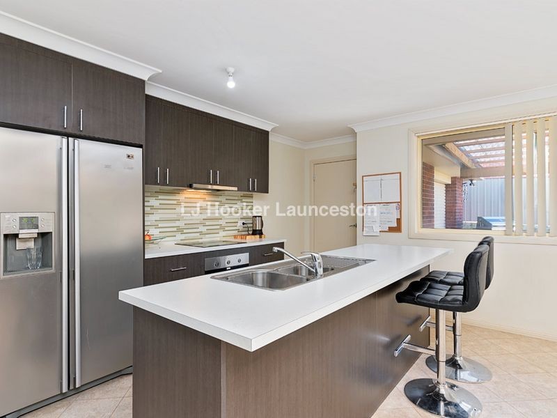 19 Dafnis Drive, Newnham TAS 7248