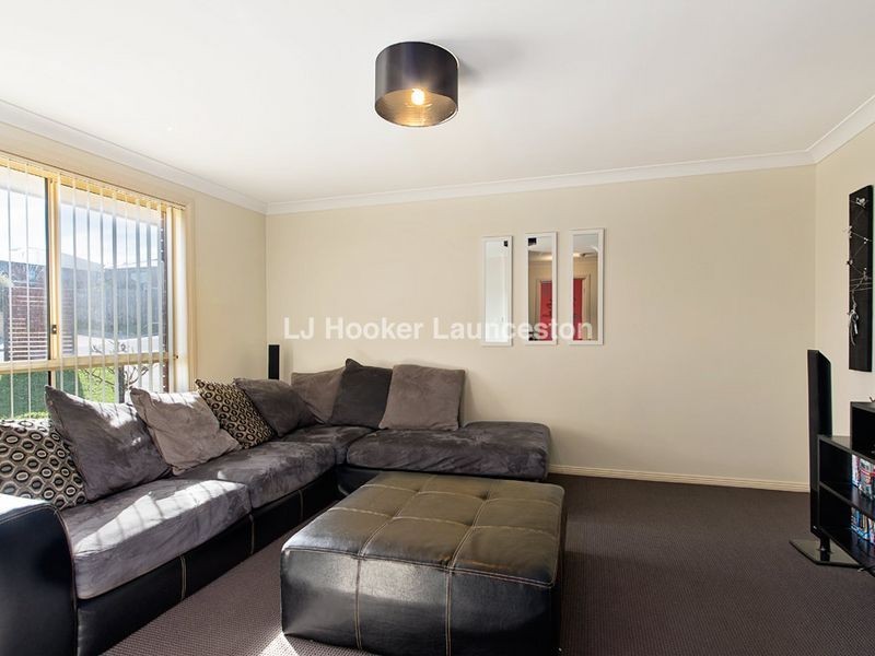 19 Dafnis Drive, Newnham TAS 7248