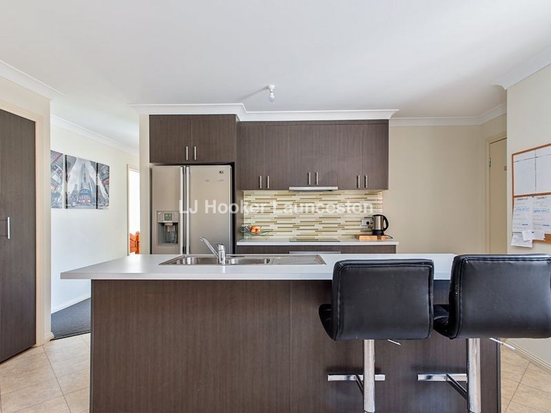 19 Dafnis Drive, Newnham TAS 7248