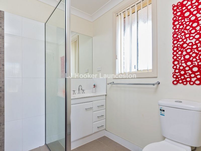 19 Dafnis Drive, Newnham TAS 7248