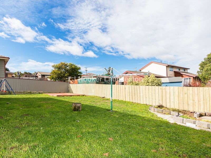 19 Dafnis Drive, Newnham TAS 7248