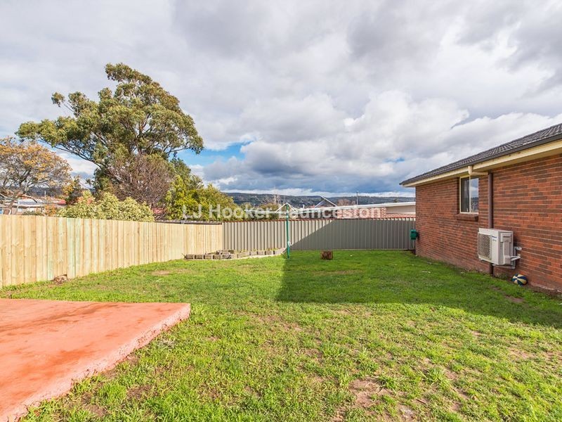 19 Dafnis Drive, Newnham TAS 7248