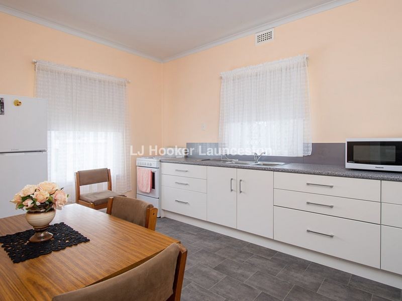 8 Pine Avenue, Newstead TAS 7250