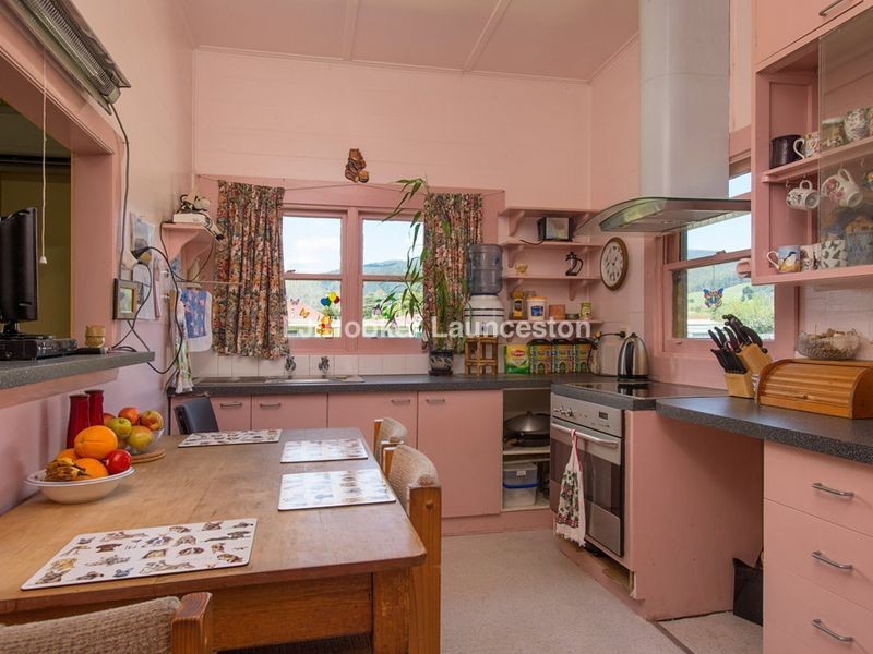 15 Station Road, Lilydale TAS 7268
