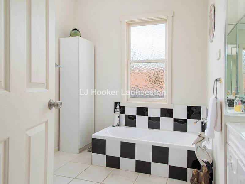 200 Hobart Road, Kings Meadows TAS 7249