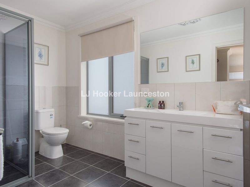 4/21 Dafnis Drive, Newnham TAS 7248