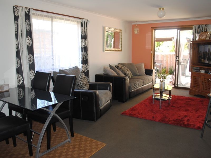 1/2 Newnham Close, Newnham TAS 7248