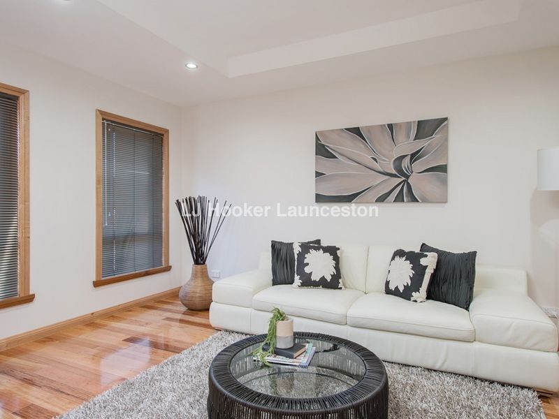 33 Dafnis Drive, Newnham TAS 7248
