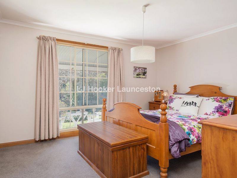 11 Kensington Gardens, Norwood TAS 7250