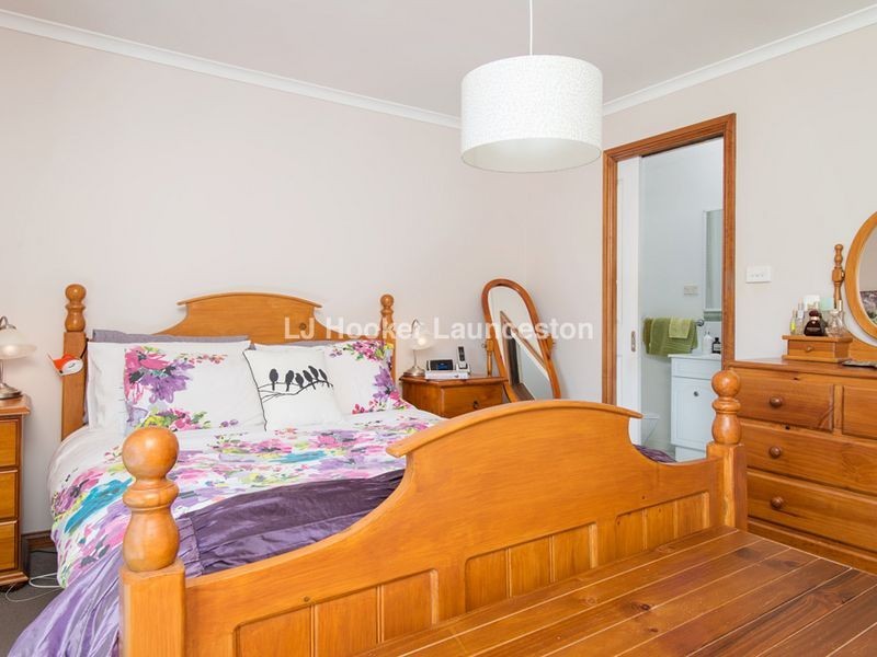 11 Kensington Gardens, Norwood TAS 7250