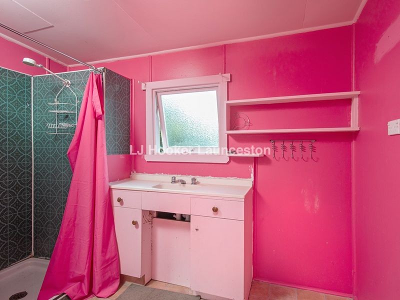 7 Walkers Avenue, Newnham TAS 7248