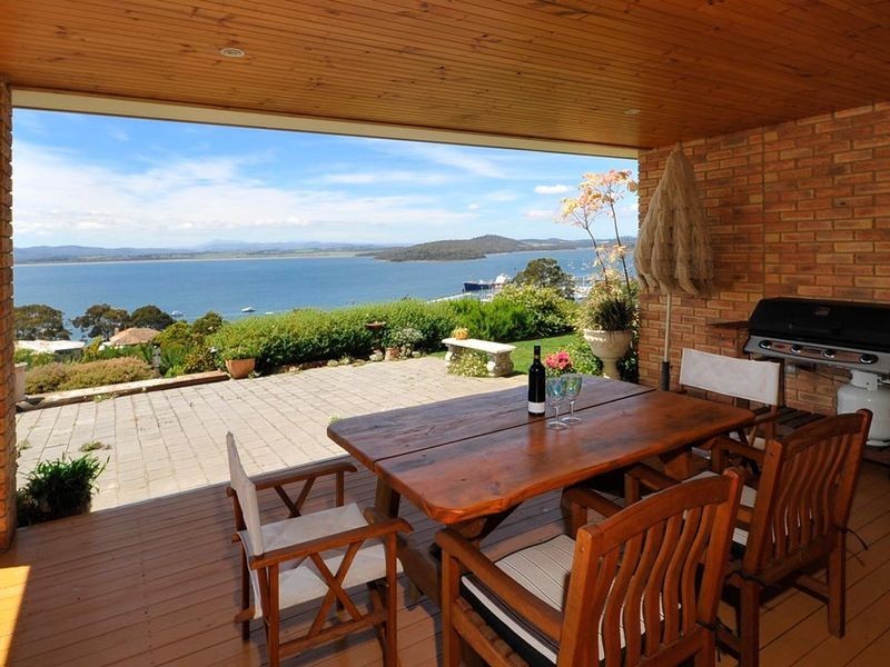 144 Oxford Street, Beauty Point TAS 7270