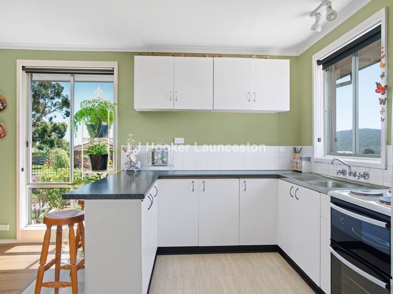 15 Blackwood Drive, Rocherlea TAS 7248