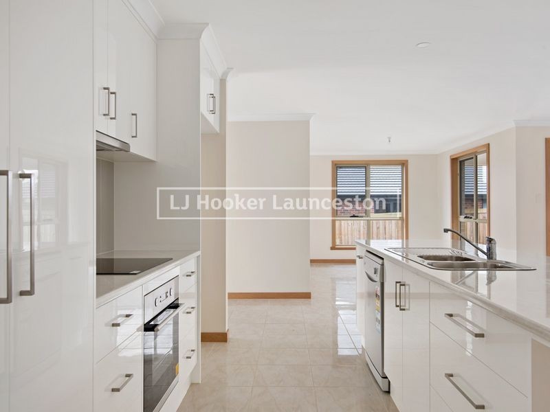 22 Senator Court, Newnham TAS 7248
