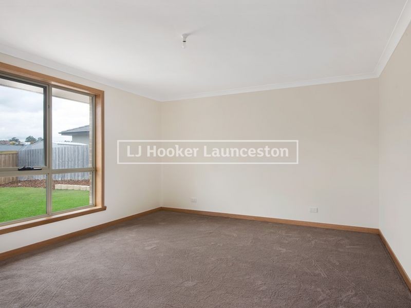 22 Senator Court, Newnham TAS 7248